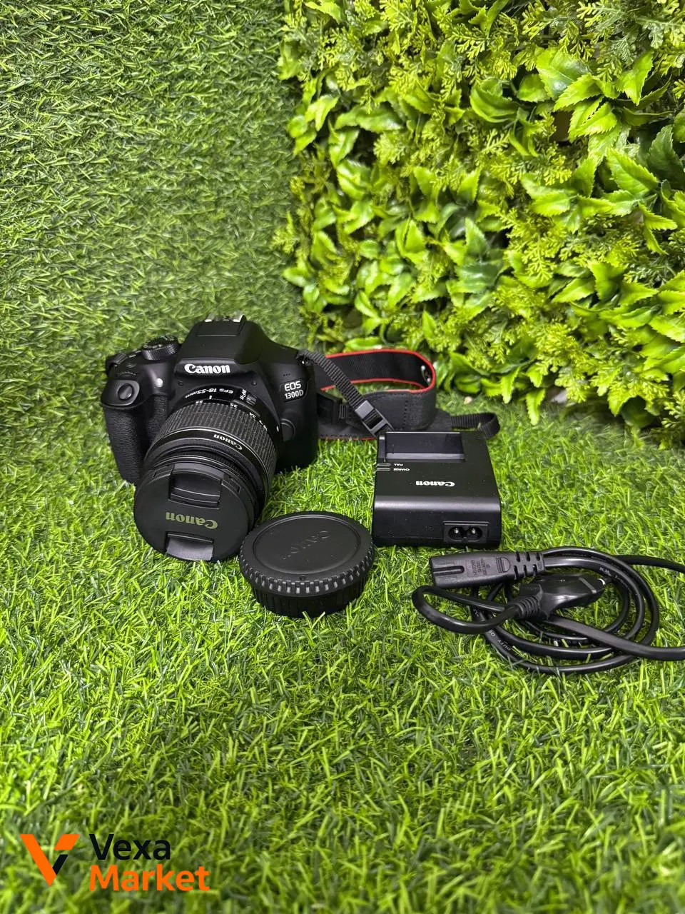 Canon EOS 1300D + EFS 18-55mm