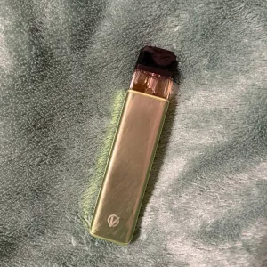 Vaporesso XROS Mini с жидкостью и новым картриджем