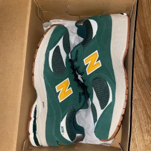 New Balance 2002R Зеленые Мужские Кроссовки Размер 44