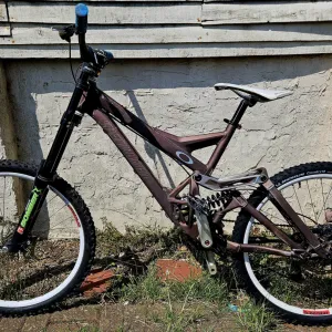 Specialized Demo 9 (2004-2006) Downhill Bike