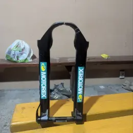 Вилка Rock Shox Domain R302
