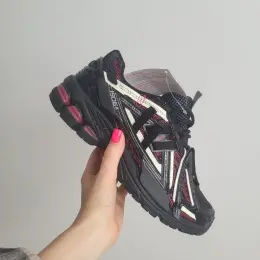 Кросівки New Balance 1906R