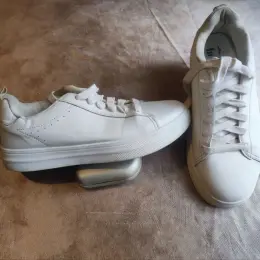 Кеды и кроссовки для девочки Primark, Disney, O'Neill, Zara, Converse