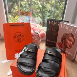 Hermes Тапки женские черные