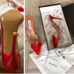 Alaia Женские туфли на каблуке с красным сердцем