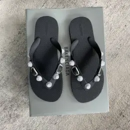 Шльопанці Balenciaga чорні