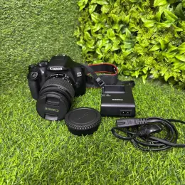 Canon EOS 1300D + EFS 18-55mm