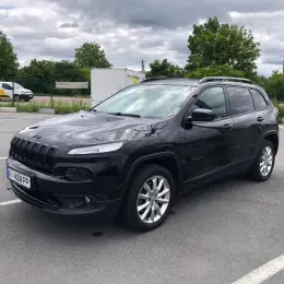 Jeep Cherokee 2015 Дизель 2.2 л. Полный привод Черный