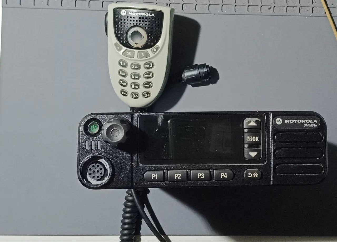 Автомобільна радіостанція Motorola