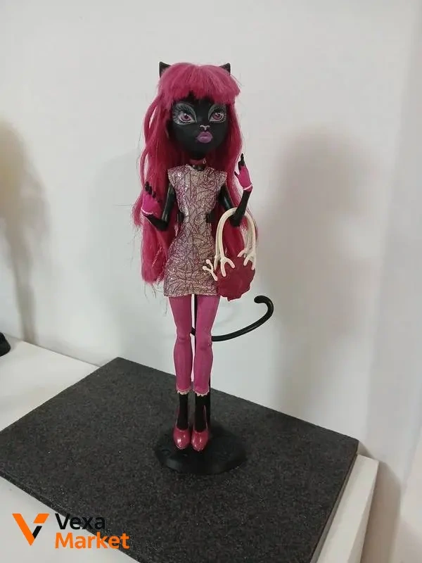 Кукла Monster High Кэтти Нуар