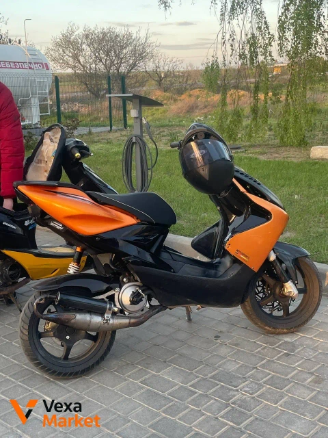 Разбор Yamaha Aerox: пластик, оптика, проводка, замки