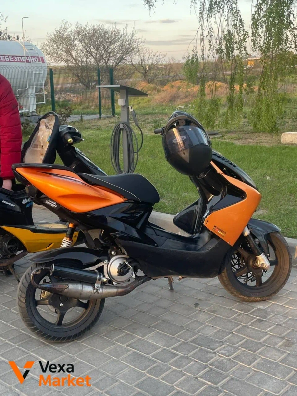 Разбор Yamaha Aerox: пластик, оптика, проводка, замки
