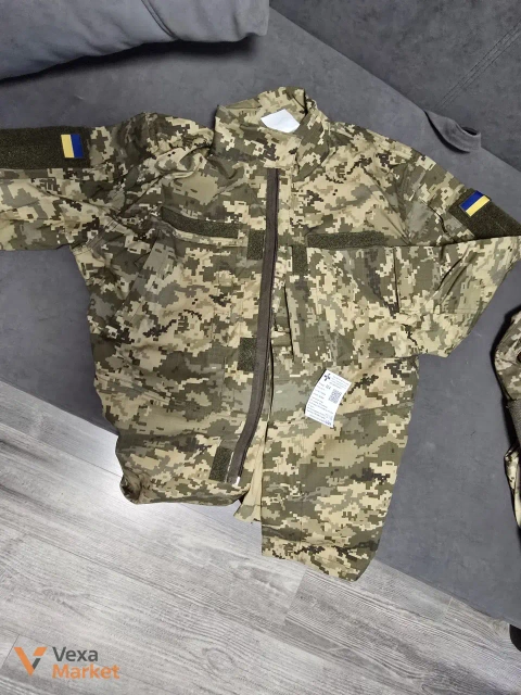 Військова форма та спорядження піксель та іспанська форма