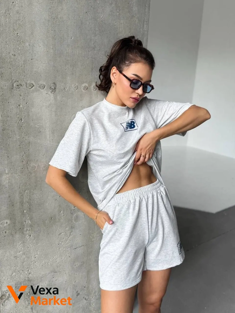 Костюм New Balance женский оверсайз футболка и шорты меланж — фото 3