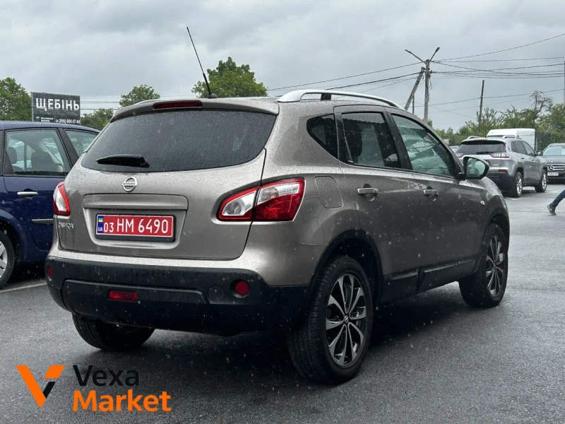 Nissan Qashqai 2012 Бензин 2.0л Автомат Передний привод Коричневый — фото 2