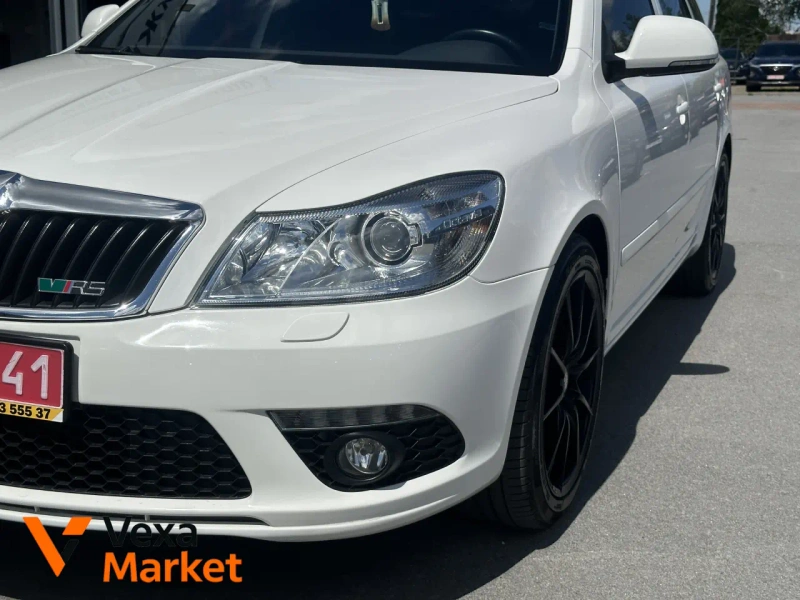 Skoda Octavia 2010 Белый — фото 3
