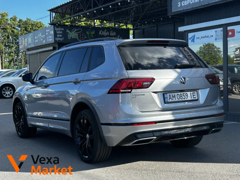 Volkswagen Tiguan Allspace 2020 Бензин 2.0л Автомат Сірий — фото 3