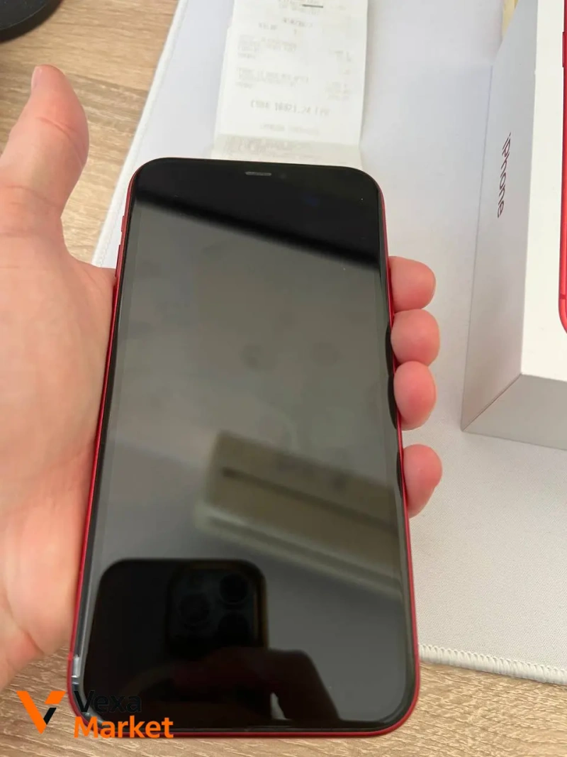 iPhone 11 64GB Red — фото 2