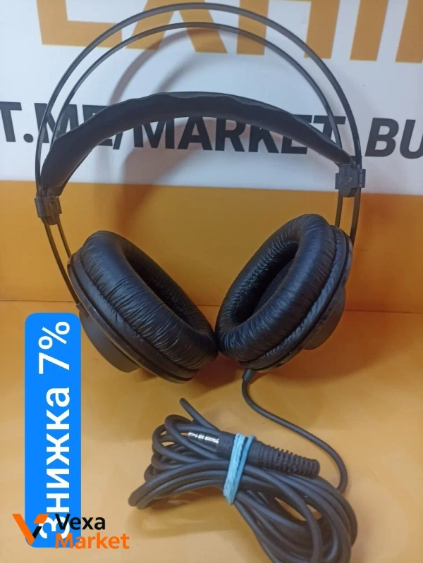Студійні навушники AKG K52