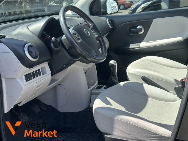 Nissan Note 2010 Бензин 1.4л Механика Черный — фото 4