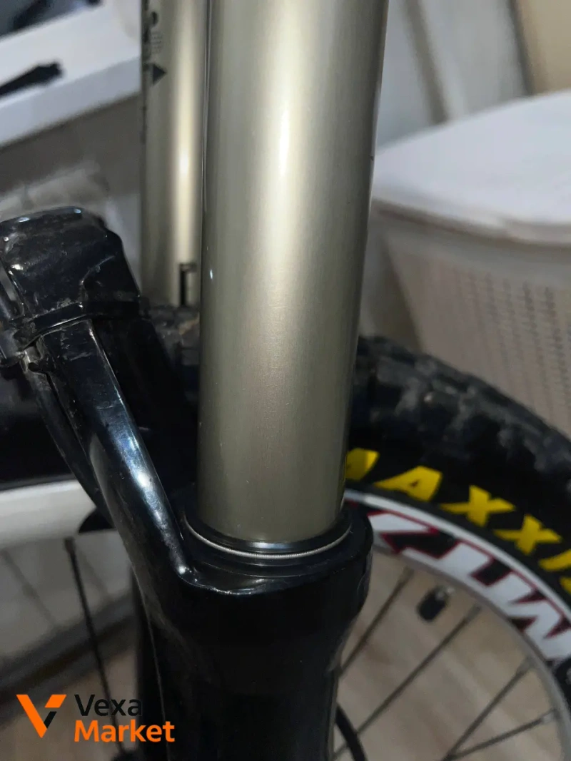 Вилка Rock Shox Totem RC2 DH — фото 5