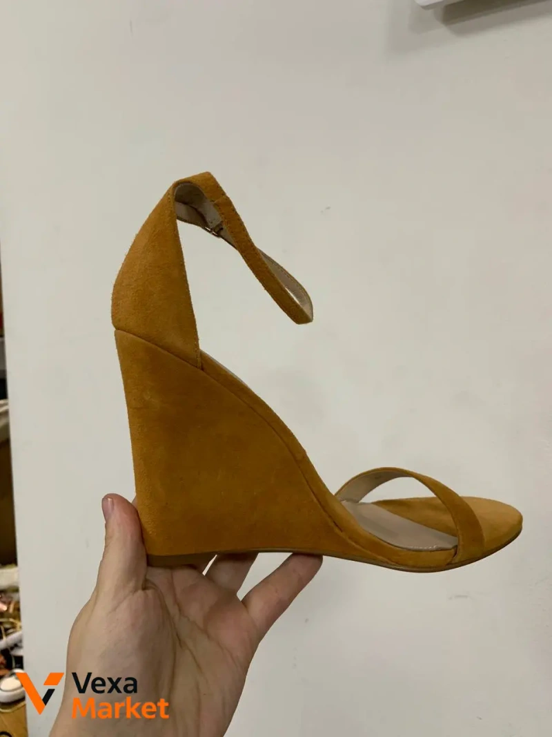 Босоножки Guess женские горчичные на танкетке размер 40 — фото 3