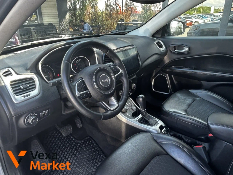 Jeep Compass 2018 Бензин 2.4л Автомат Сірий — фото 4