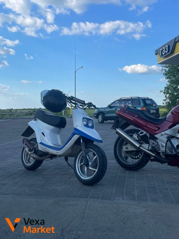 Запчасти для скутера: выхлоп Yasuni R, ЦПГ Stage6 Streetrace, болты ступицы