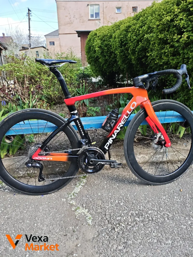Pinarello Dogma F Ineos Grenadiers шосейний велосипед Shimano Ultegra Di2 R8170 — фото 2