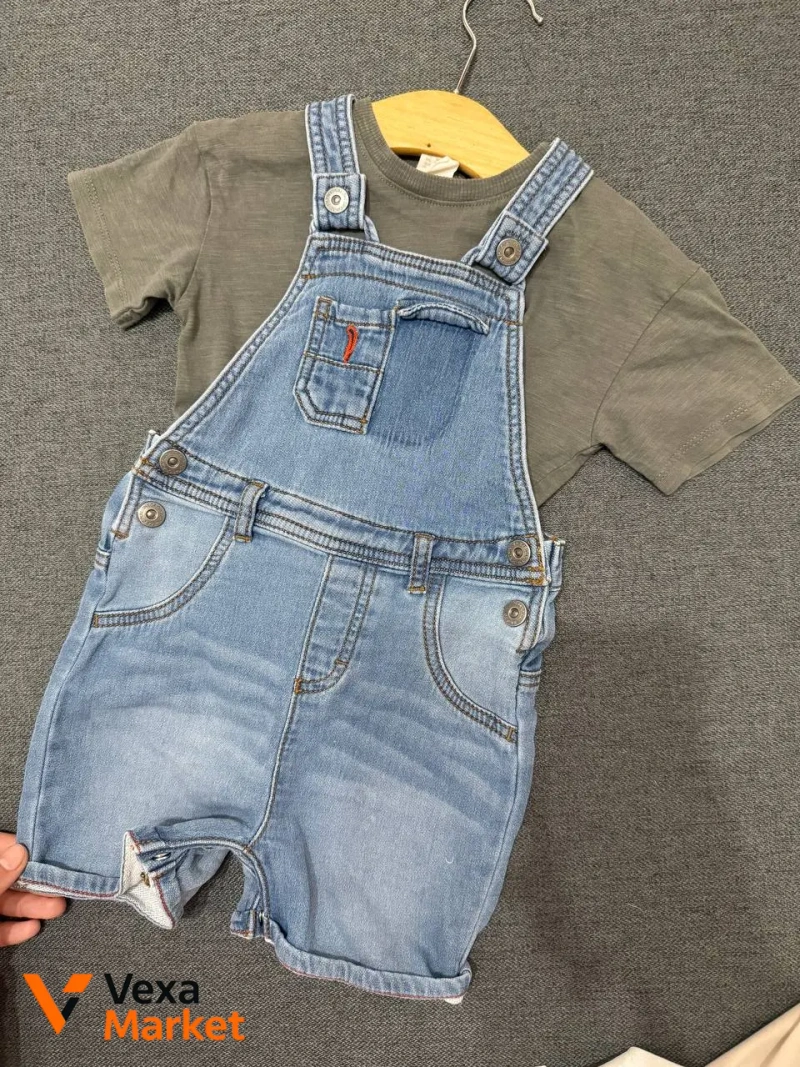 Комбинезон джинсовый H&M футболка для мальчика 12-18 мес — фото 2