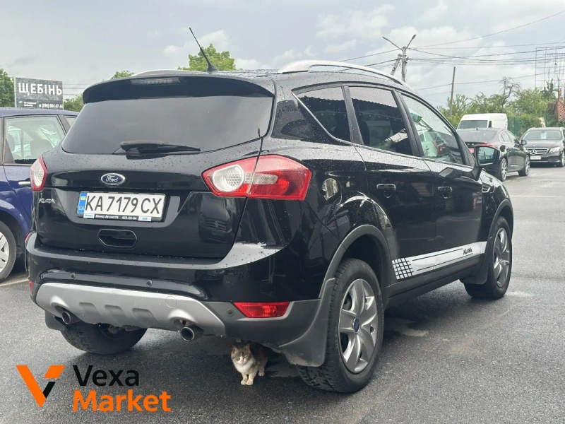 Ford Kuga 2012 Чорний — фото 3
