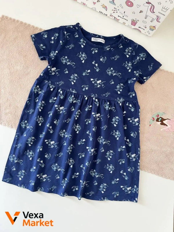 Дитячий одяг: сукня 116 см, кофтинка H&M та футболка