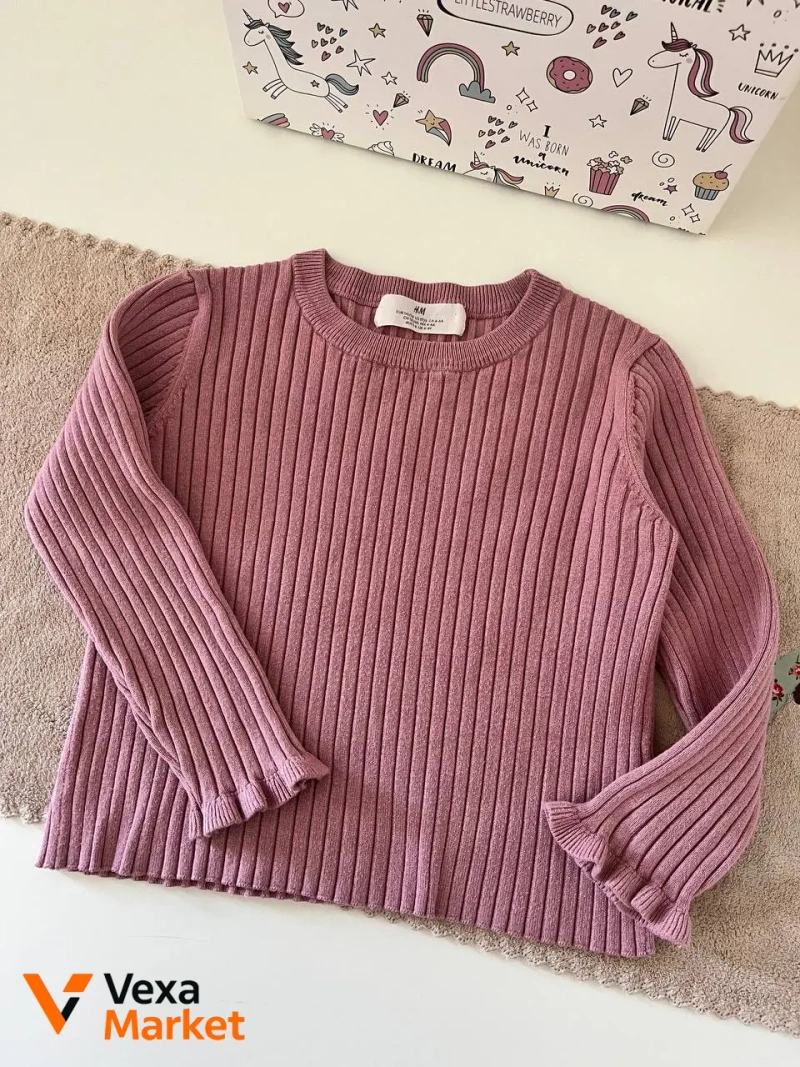 Дитячий одяг: сукня 116 см, кофтинка H&M та футболка — фото 2