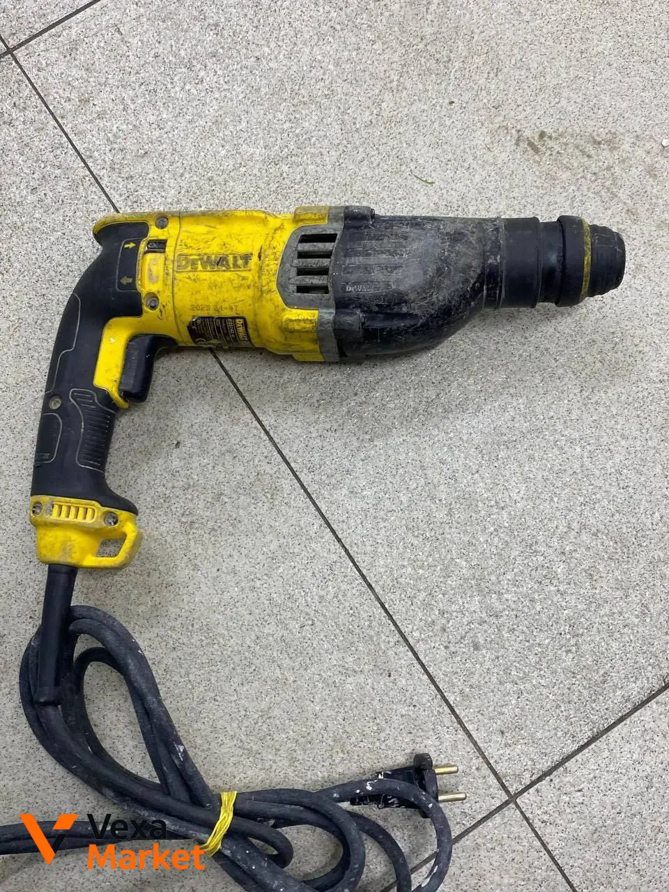 Перфоратор Dewalt D25143