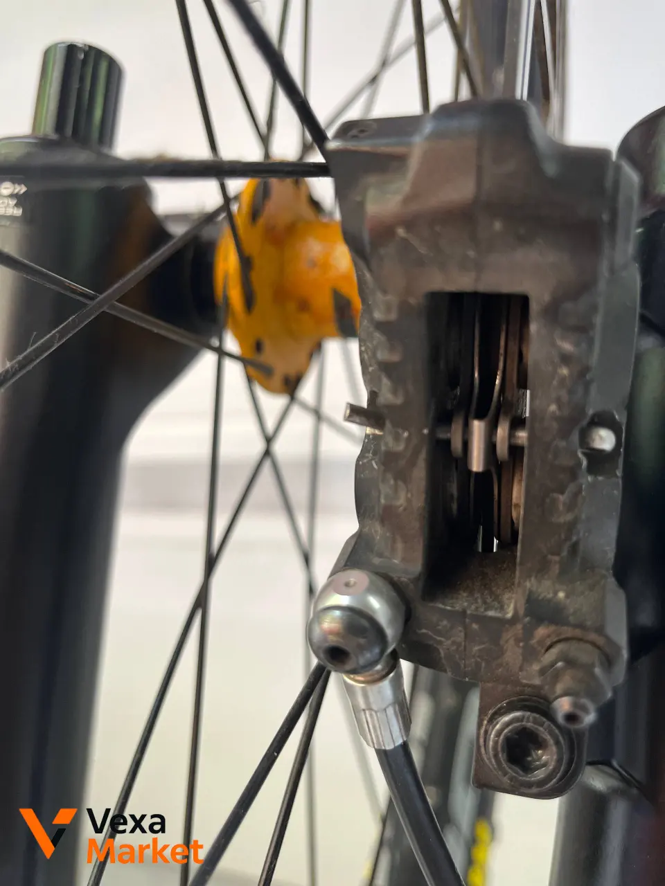 Передний тормоз Shimano Zee