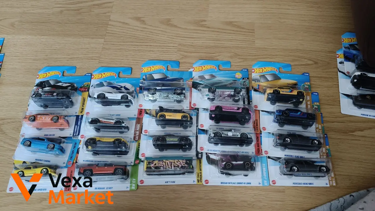 Колекційні моделі автомобілів Hot Wheels