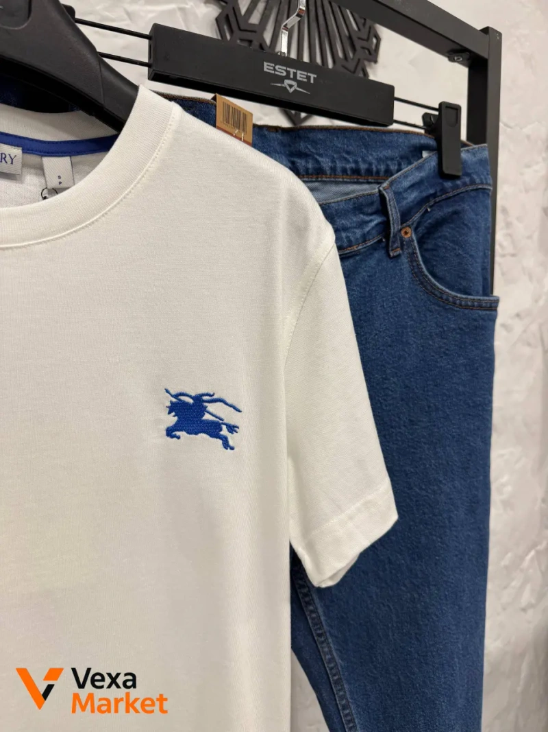 Футболка Burberry, Джинси Levis — фото 2