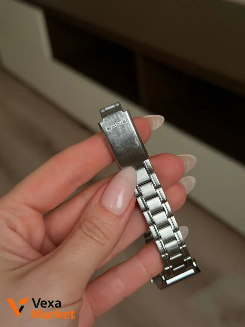 Жіночий годинник Casio Classic з нержавіючої сталі — фото 4