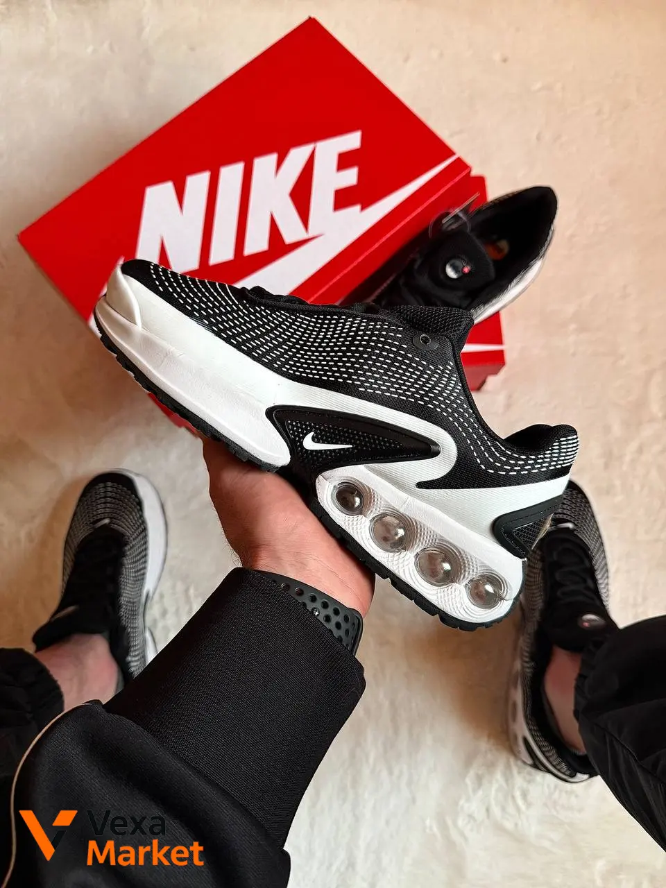 Кросівки чоловічі Nike Air Max DN White Black