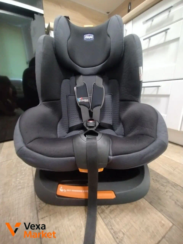 Автокресло Chicco от 9 кг до 4 лет