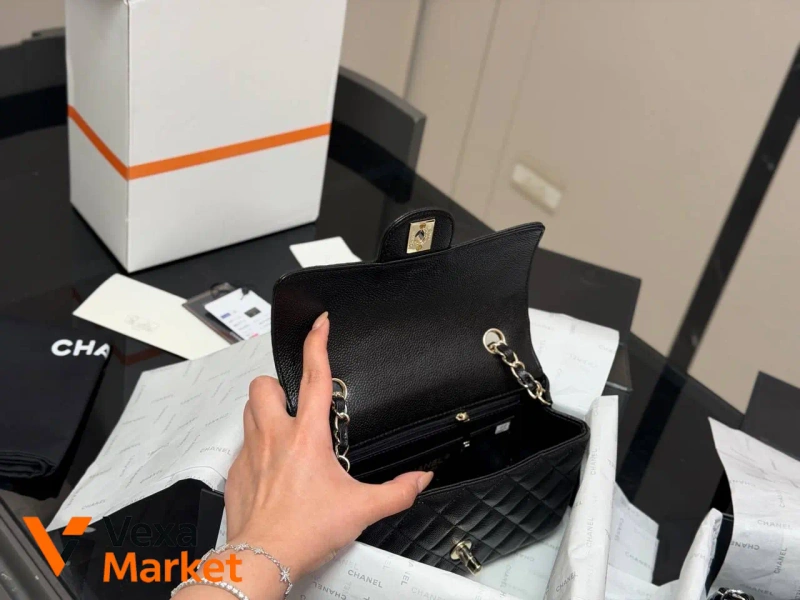 Chanel Classic сумка жіноча чорна зерниста шкіра — фото 4