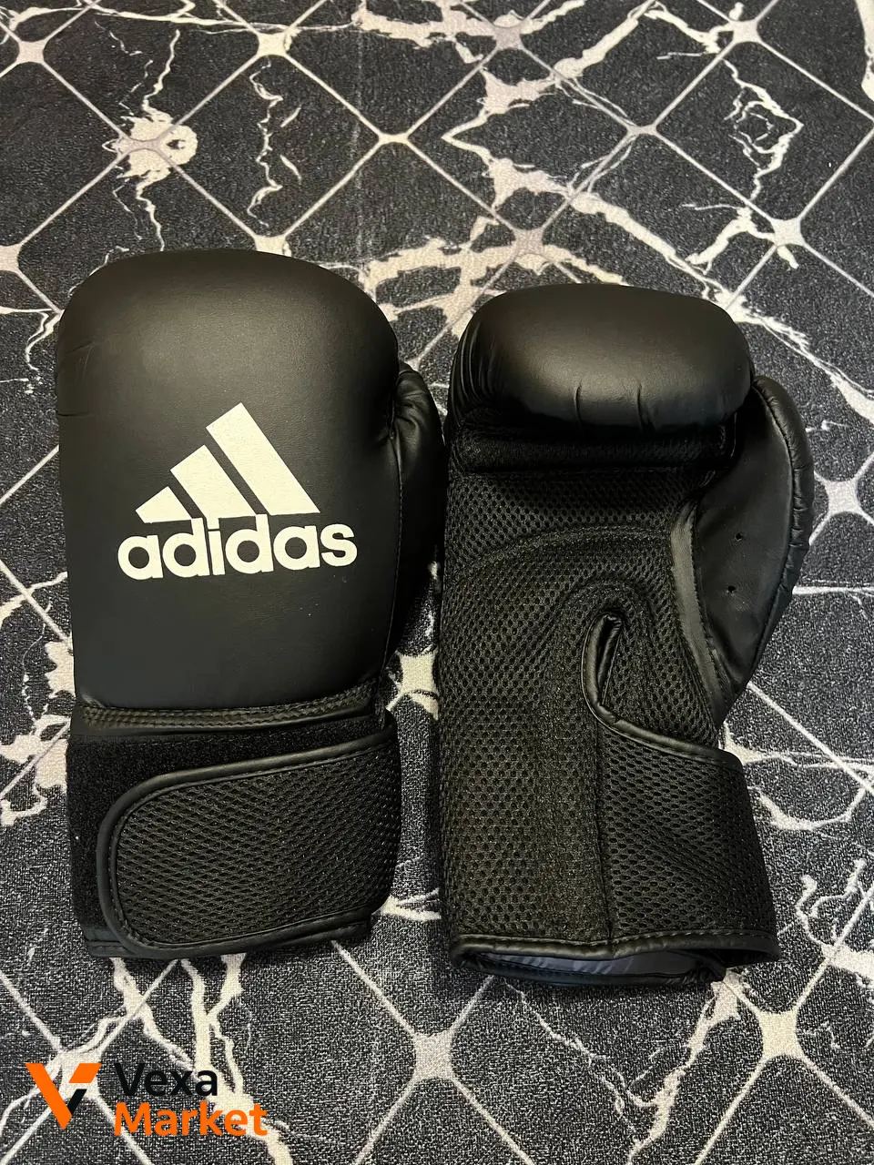 Боксерские перчатки Adidas