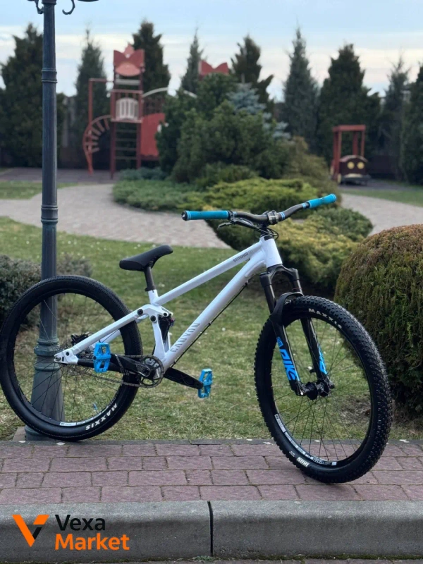 Продам велосипед Canyon Stitched 720