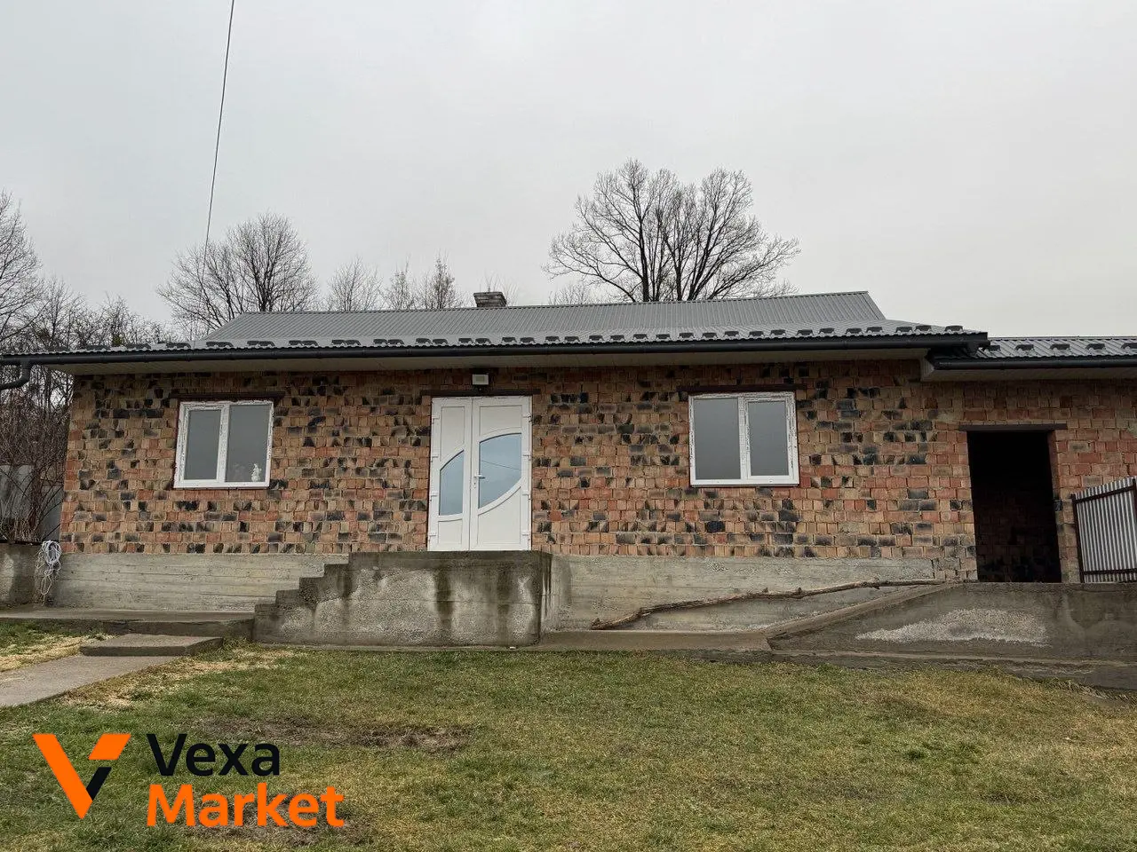 Продаж будинку в с. Нижні Станівці, Чернівецька область