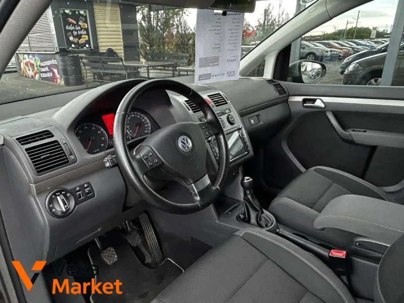Volkswagen Touran 2009 Бензин 1.4л Ручна Механіка Сірий — фото 4