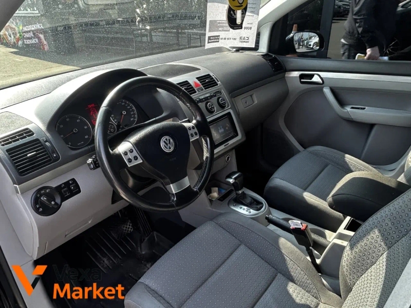 Volkswagen Touran 2.0 л. Дизель Автомат 2006 — фото 4