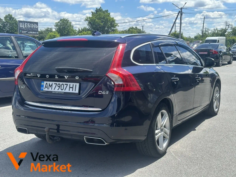 Volvo V60 I покоління (FL) 2015 Гібрид (PHEV) 2.4 л. Автомат Повний Синій — фото 2