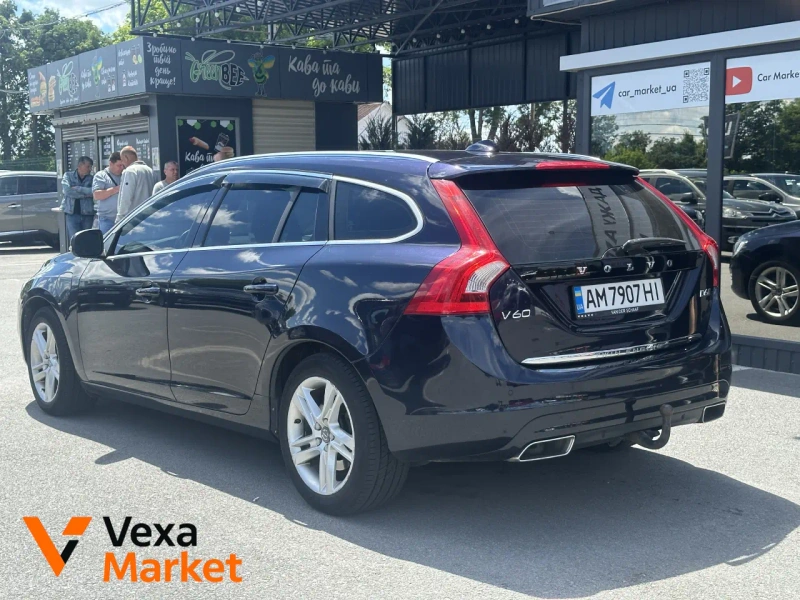 Volvo V60 I покоління (FL) 2015 Гібрид (PHEV) 2.4 л. Автомат Повний Синій — фото 3