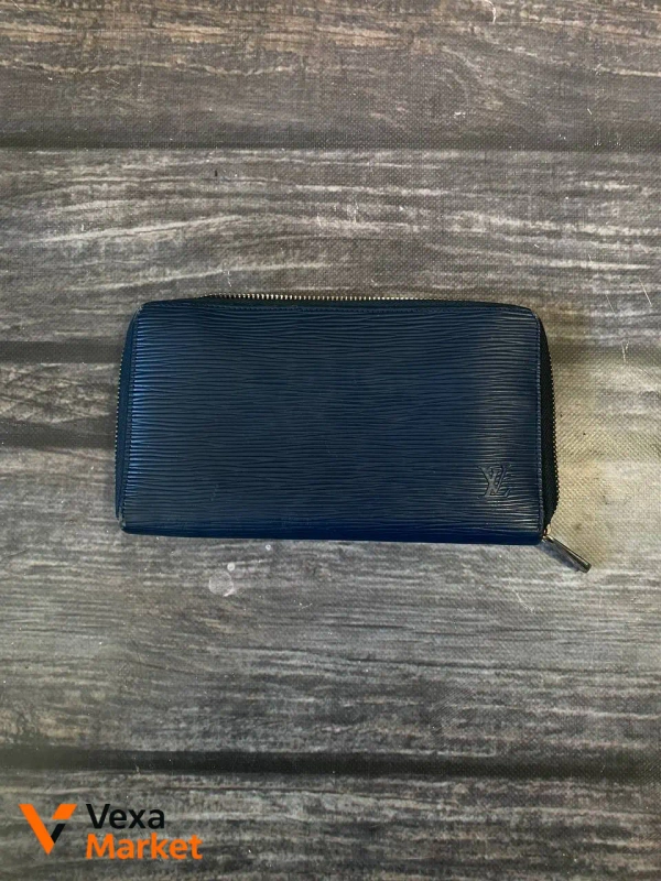 Louis Vuitton Leather Wallet