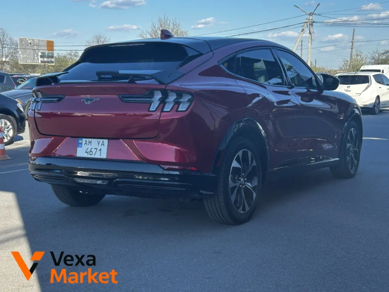 Ford Mustang Mach-E 2020 Червоний — фото 2
